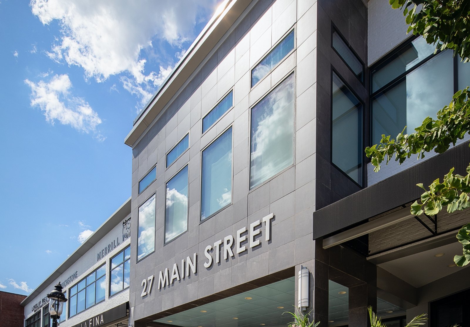 27 Main St